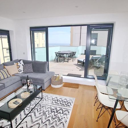 Modern Home For Small Groups By Stones Throw Apartments - Free Parking - Sea View Worthing Bagian luar foto