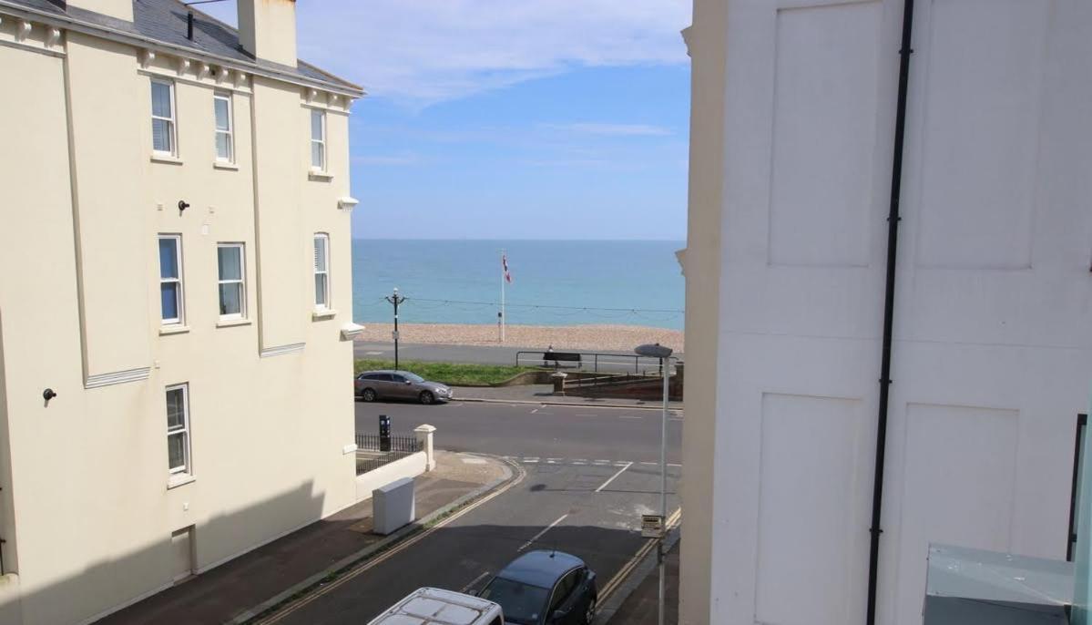 Modern Home For Small Groups By Stones Throw Apartments - Free Parking - Sea View Worthing Bagian luar foto